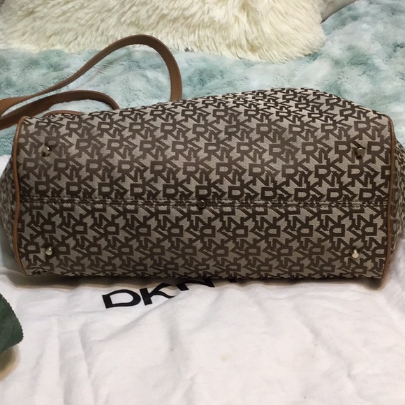 Donna Karen purse/overnight bag - Picture 2 of 8